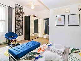 English Riviera Coastal Holiday Home in Devon UK