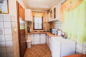 Holiday Home Vesna with Sauna