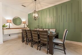 Star Wars & Mickey Themed 5 Bedroom Home by Disney 5 Home by Redawning