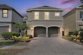 Star Wars & Mickey Themed 5 Bedroom Home by Disney 5 Home by Redawning