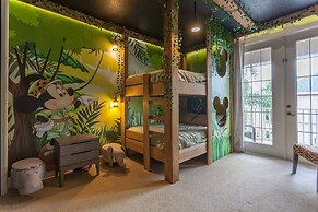 Star Wars & Mickey Themed 5 Bedroom Home by Disney 5 Home by Redawning