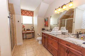 Star Wars & Mickey Themed 5 Bedroom Home by Disney 5 Home by Redawning