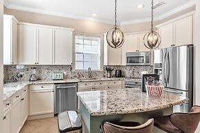 Star Wars & Mickey Themed 5 Bedroom Home by Disney 5 Home by Redawning