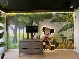 Star Wars & Mickey Themed 5 Bedroom Home by Disney 5 Home by Redawning