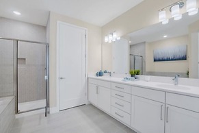 Extravagant Bear's Den Private Pool Villa By Disney 5 Bedroom Home by 