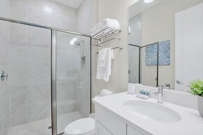 Extravagant Bear's Den Private Pool Villa By Disney 5 Bedroom Home by 