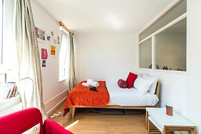 Bright & Cosy Studio Close to Central London