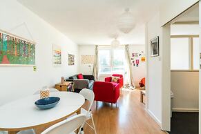 Bright & Cosy Studio Close to Central London
