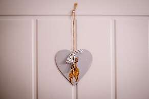 The Annex - Windermere Escape for Two