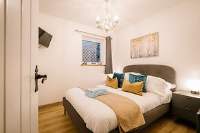 The Annex - Windermere Escape for Two