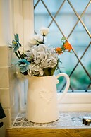 The Annex - Windermere Escape for Two