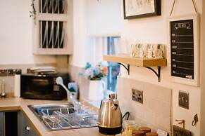 The Annex - Windermere Escape for Two