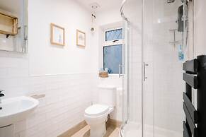 The Annex - Windermere Escape for Two