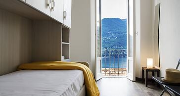 JOIVY Stunning 2-BR Flat w/ Balcony