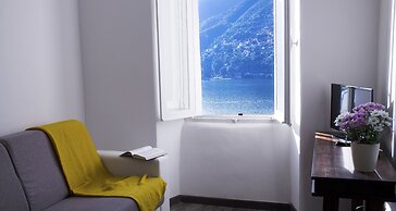 JOIVY Stunning 2-BR Flat w/ Balcony