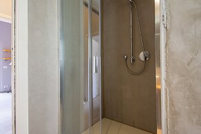 JOIVY 2 Bed Villa with Beautiful Garden in Forte dei Marmi