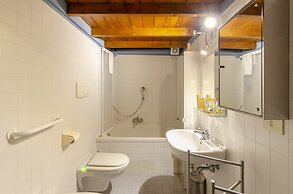 JOIVY Cosy Apt For 6 In An Ancient Pirate Watchtower