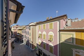 JOIVY Cosy Apt For 6 In An Ancient Pirate Watchtower