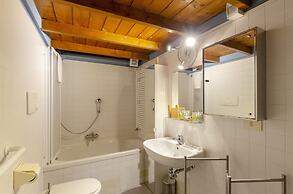 JOIVY Cosy Apt For 6 In An Ancient Pirate Watchtower