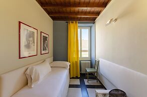 JOIVY Cosy Apt For 6 In An Ancient Pirate Watchtower