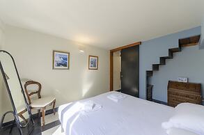 JOIVY Cosy Apt For 6 In An Ancient Pirate Watchtower