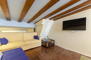 JOIVY Cosy Apt For 6 In An Ancient Pirate Watchtower