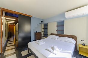 JOIVY Cosy Apt For 6 In An Ancient Pirate Watchtower