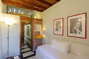 JOIVY Cosy Apt For 6 In An Ancient Pirate Watchtower