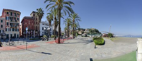 JOIVY Cosy Apt For 6 In An Ancient Pirate Watchtower