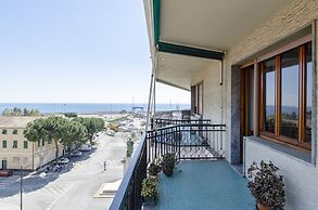 JOIVY Front Sea Apt With Big Terrace In Chiavari