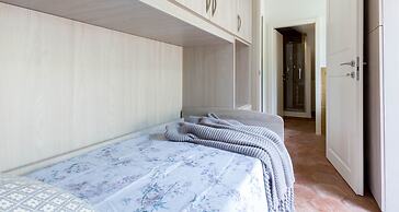 JOIVY Superb Villa For 7 W/Backyard And Bbq Area In Vaccarezza