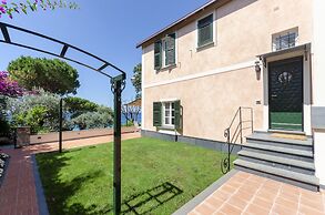 Altido Villa W/Superb View And Private Garden In Mulinetti