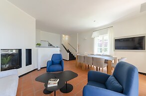 JOIVY Villa W/Superb View And Private Garden In Mulinetti