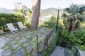 JOIVY Apt W/Amazing Sea View And Patio, Next To Port Of Rapallo