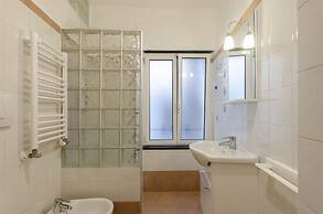 JOIVY Warm Family Flat For 9, Near Porto Antico