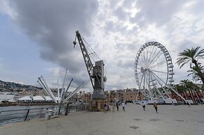 JOIVY Warm Family Flat For 9, Near Porto Antico