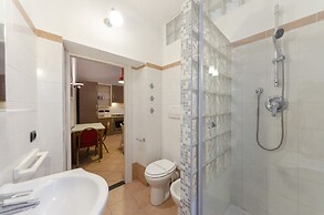 JOIVY Warm Family Flat For 9, Near Porto Antico