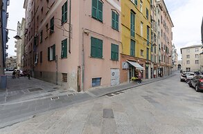 JOIVY Warm Family Flat For 9, Near Porto Antico