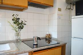 JOIVY Lovely Apt For 4 Next To Bus And Metro Station