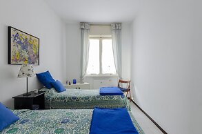 JOIVY Spectacular Sea View Apt For 5 W/Terrace