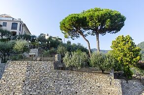 JOIVY Spectacular Sea View Apt For 5 W/Terrace