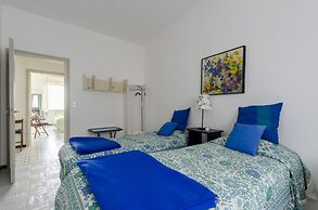 JOIVY Spectacular Sea View Apt For 5 W/Terrace