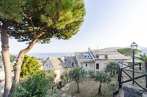 JOIVY Spectacular Sea View Apt For 5 W/Terrace