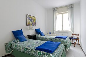 JOIVY Spectacular Sea View Apt For 5 W/Terrace