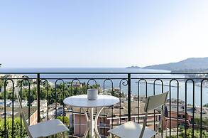 JOIVY Spectacular Sea View Apt For 5 W/Terrace