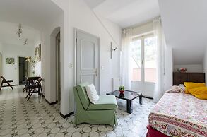 JOIVY Spectacular Sea View Apt For 5 W/Terrace