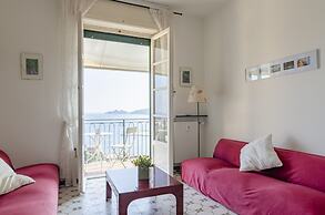 JOIVY Spectacular Sea View Apt For 5 W/Terrace