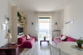 JOIVY Spectacular Sea View Apt For 5 W/Terrace