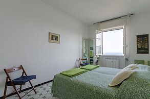 JOIVY Spectacular Sea View Apt For 5 W/Terrace