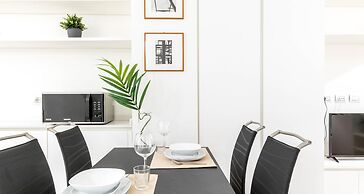 JOIVY Superb Studio For 2, 10Mins From Duomo